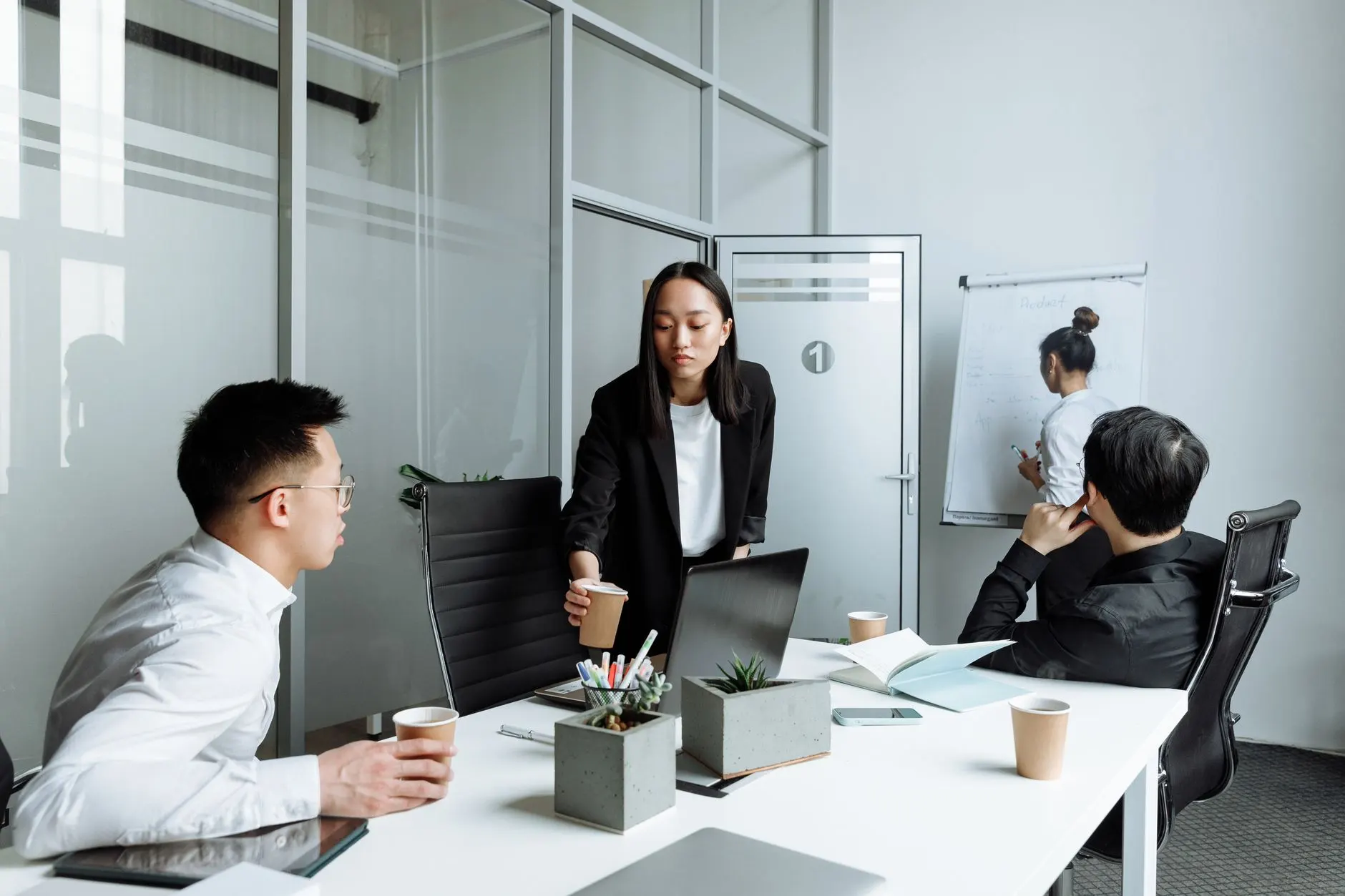 企业软件定制开发全流程解析:从需求调研到上线维护的关键环节正文配图 1